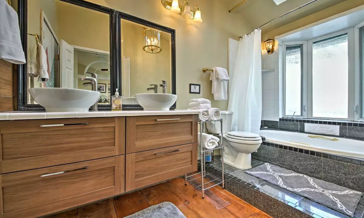 Photo of Bathroom in Moonridge