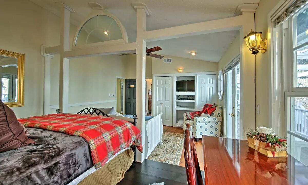 Photo of Bedroom in Moonridge
