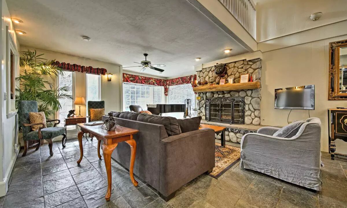Photo of Bedroom in Moonridge