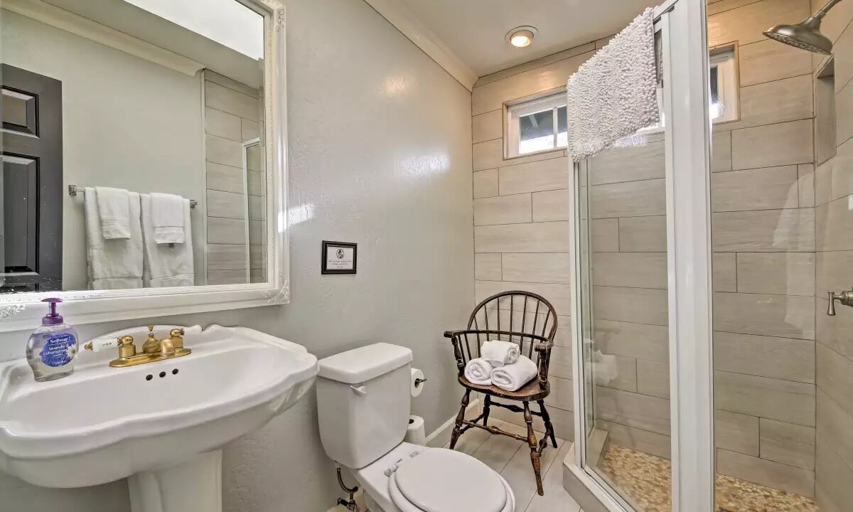 Photo of Bathroom in Moonridge