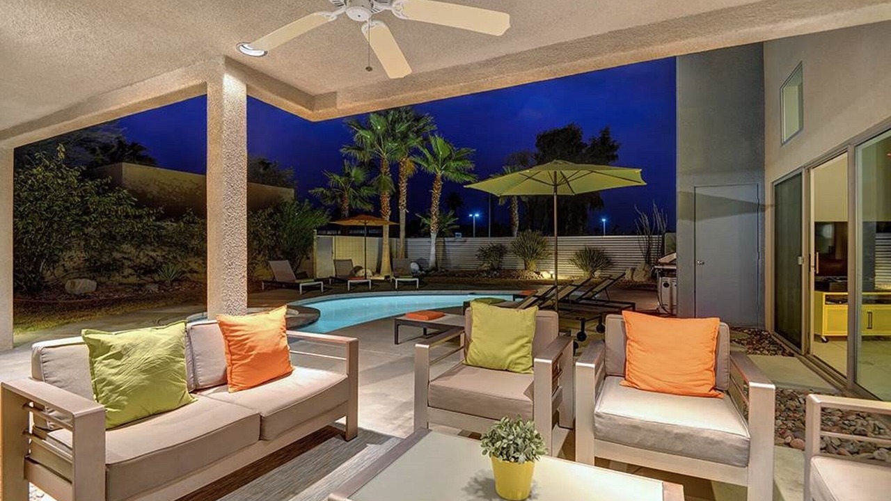 Photo of Patio Balcony in Racquet Club Estates