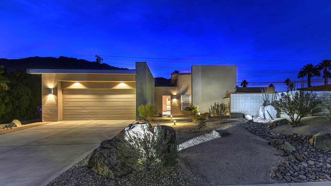 Photo of Outdoor in Racquet Club Estates