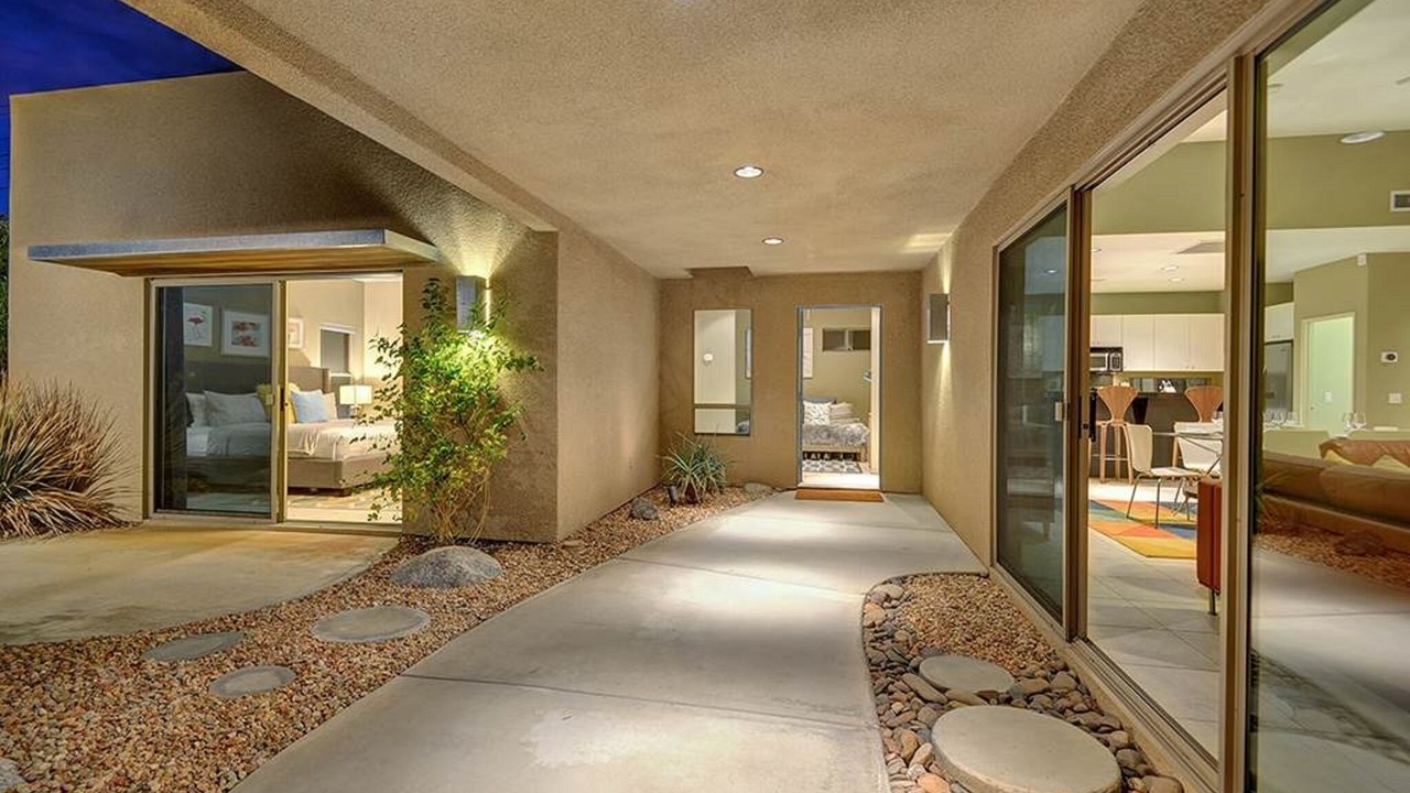 Photo of Bedroom in Racquet Club Estates