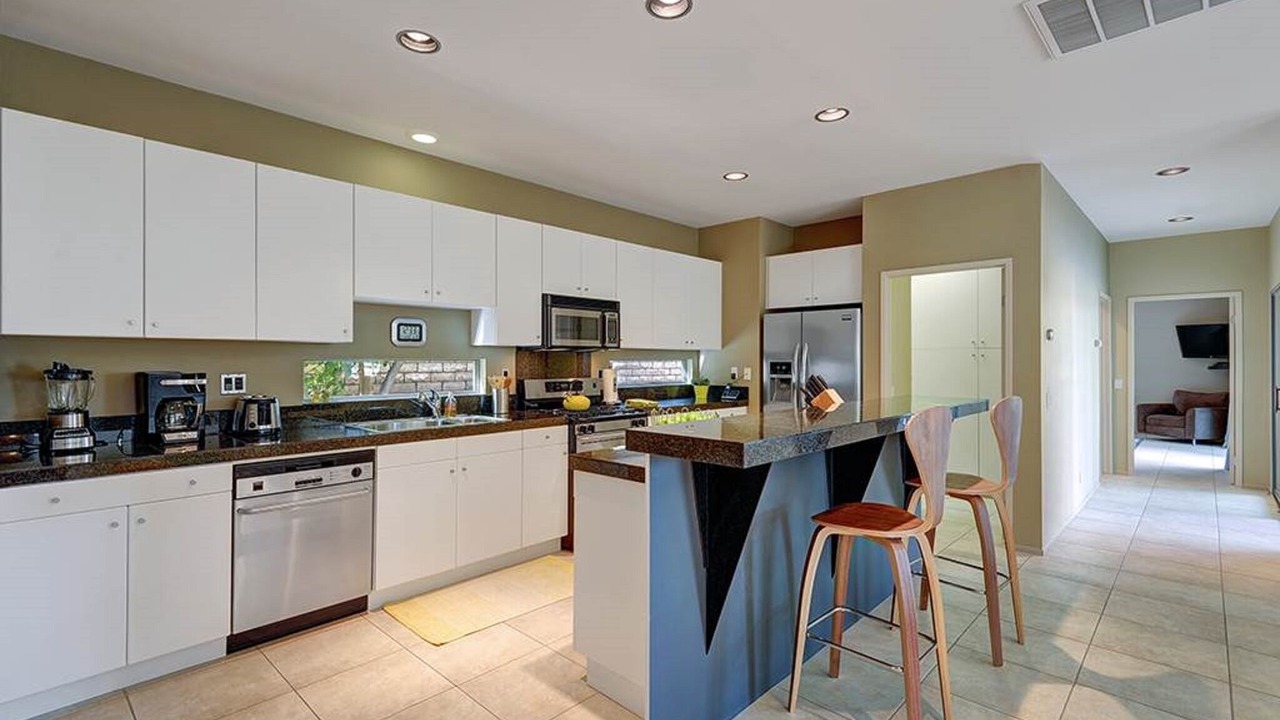 Photo of Kitchen in Racquet Club Estates
