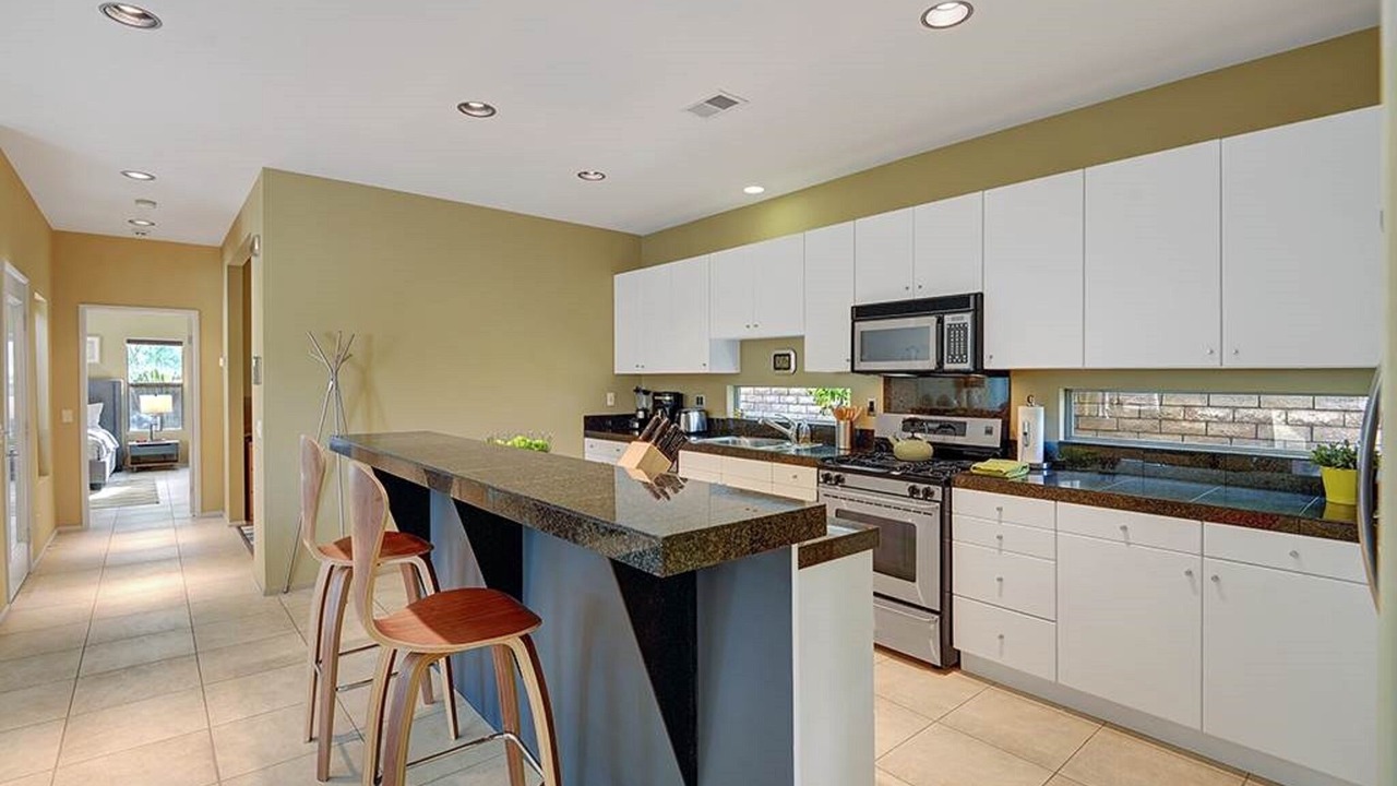 Photo of Kitchen in Racquet Club Estates