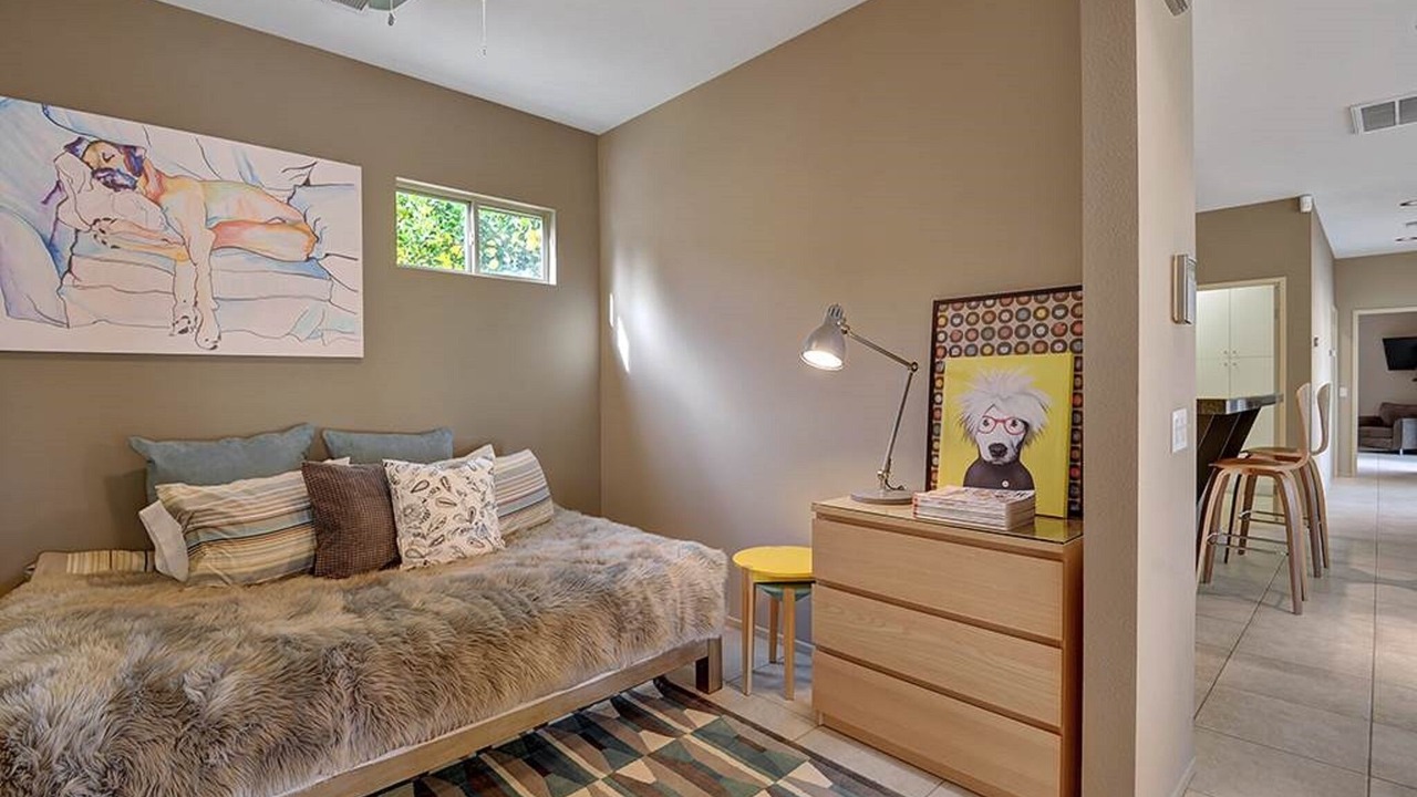 Photo of Bedroom in Racquet Club Estates