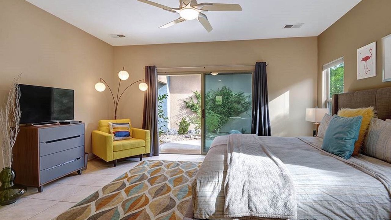 Photo of Bedroom in Racquet Club Estates
