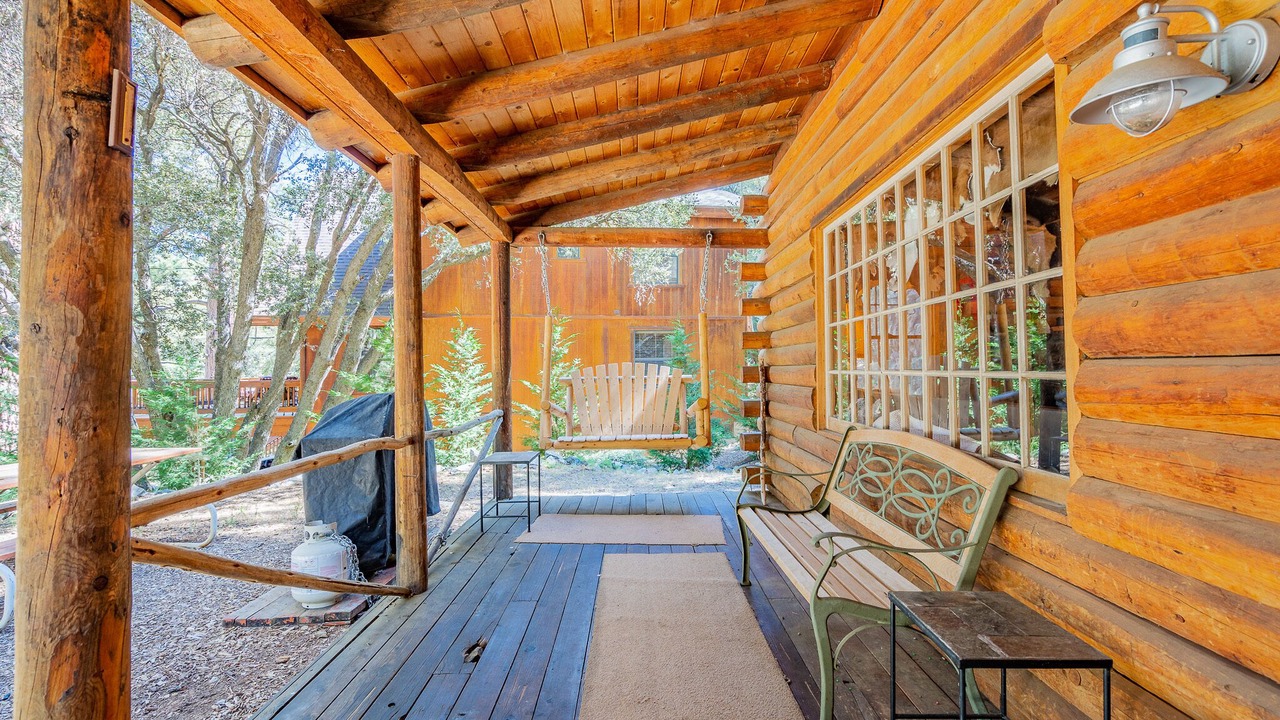 Photo of Patio Balcony in Pine Mountain Club