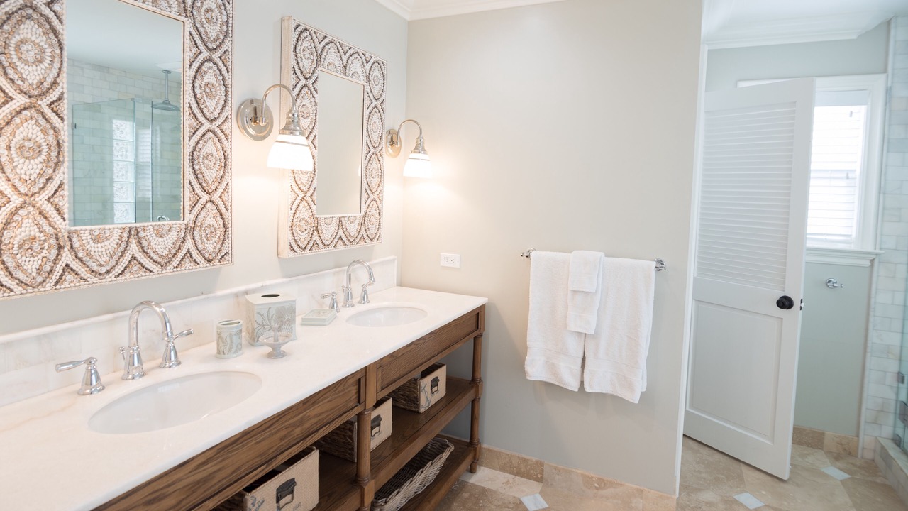 Photo of Bathroom in Oxnard Shores