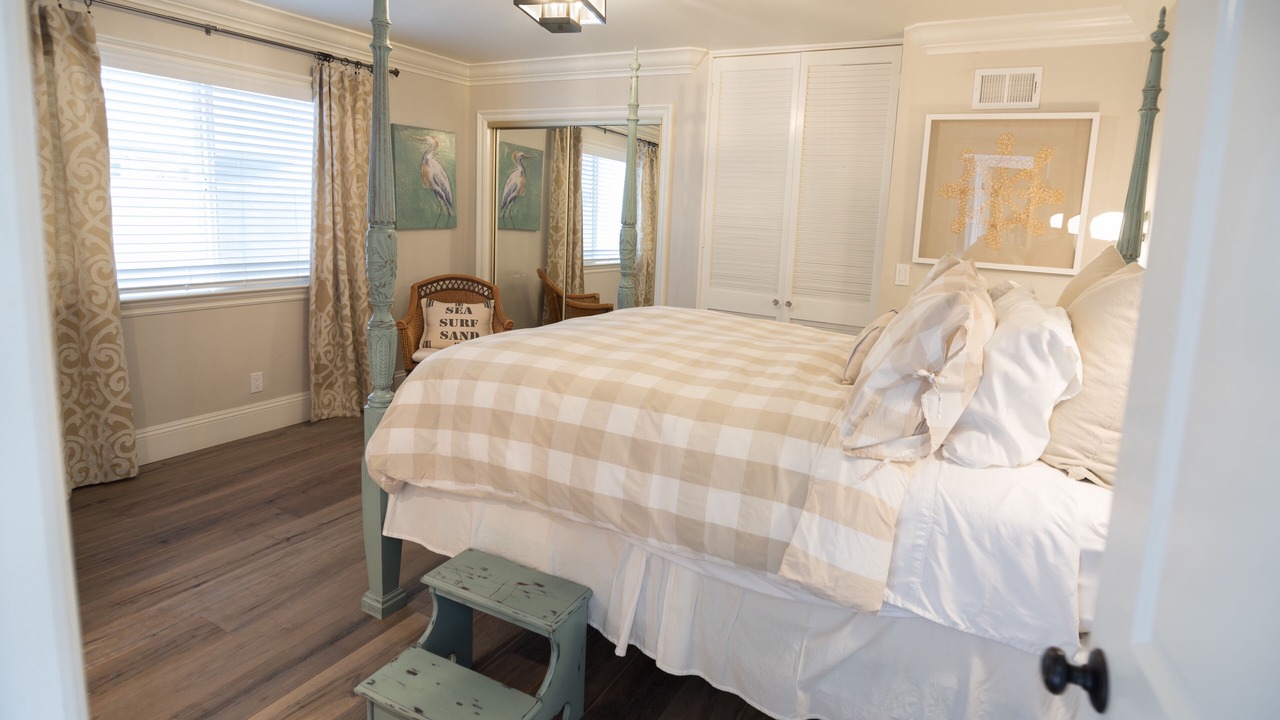 Photo of Bedroom in Oxnard Shores