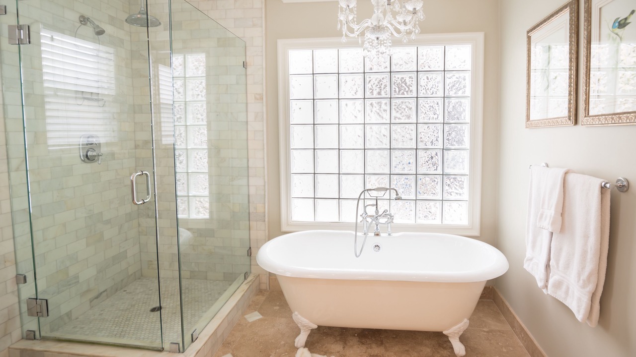 Photo of Bathroom in Oxnard Shores