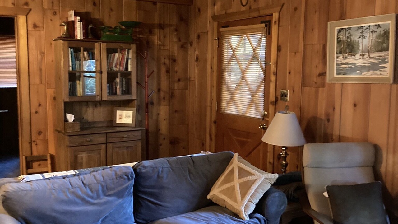 Photo of Livingroom in Upper Moonridge