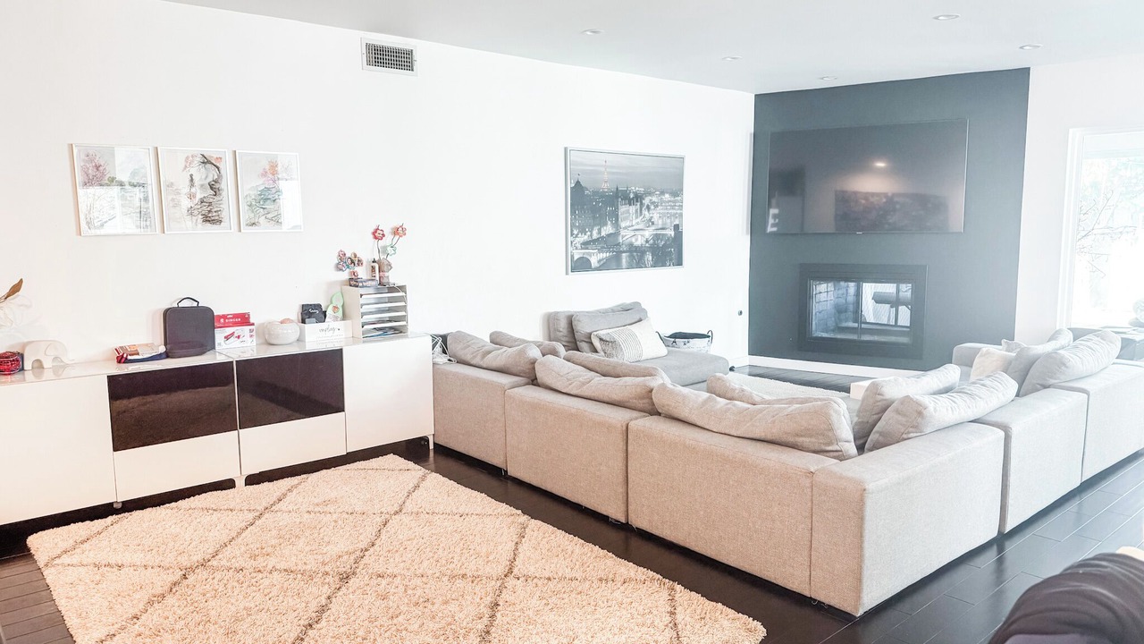 Photo of Livingroom in Valley Glen