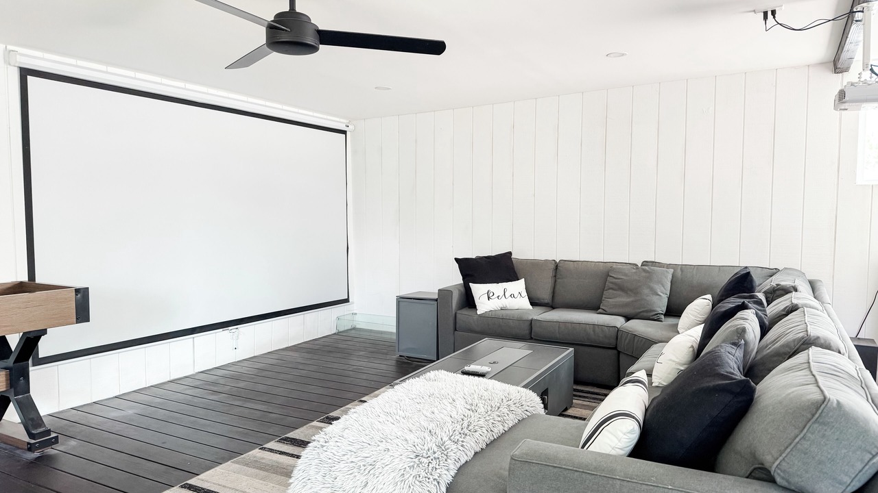 Photo of Livingroom in Valley Glen