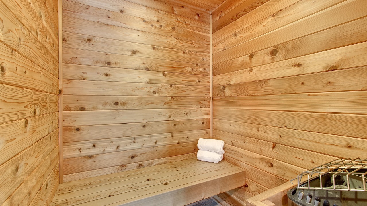 Photo of Bedroom in Country Club Estates