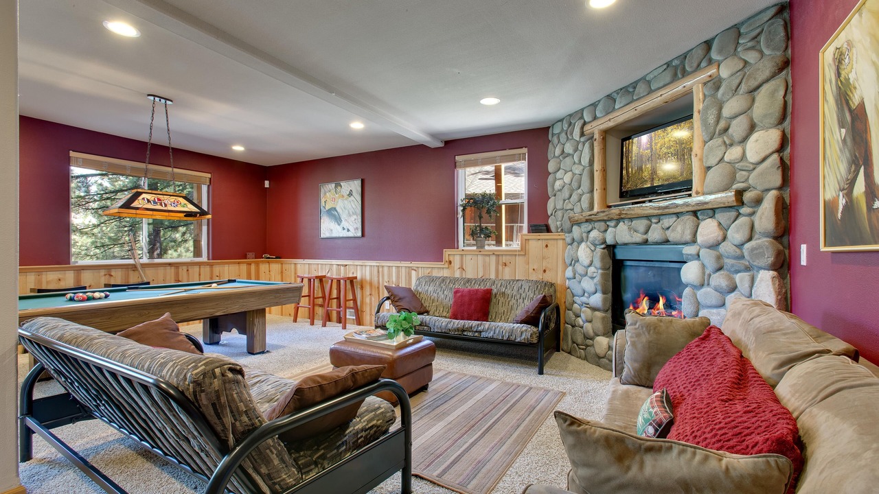 Photo of Bedroom in Country Club Estates