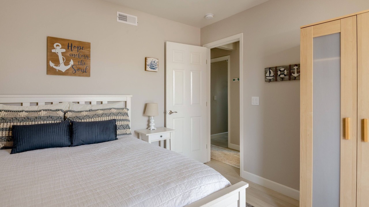 Photo of Bedroom in Balboa Peninsula