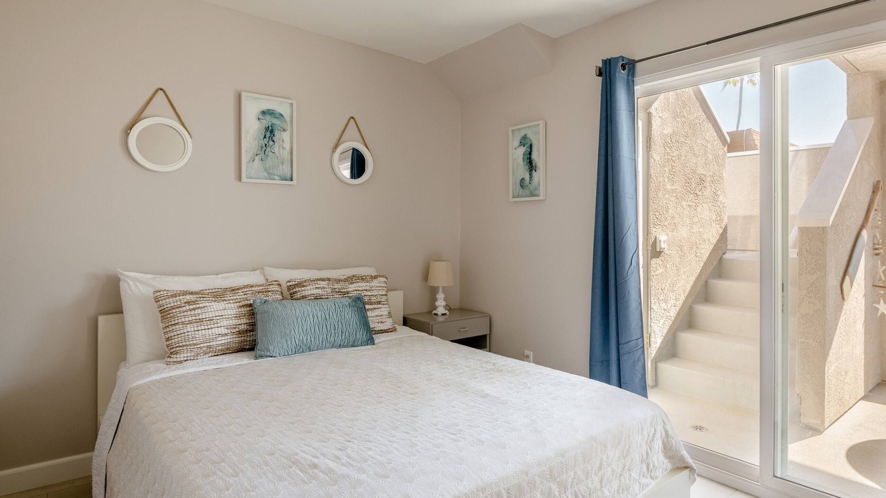 Photo of Bedroom in Balboa Peninsula