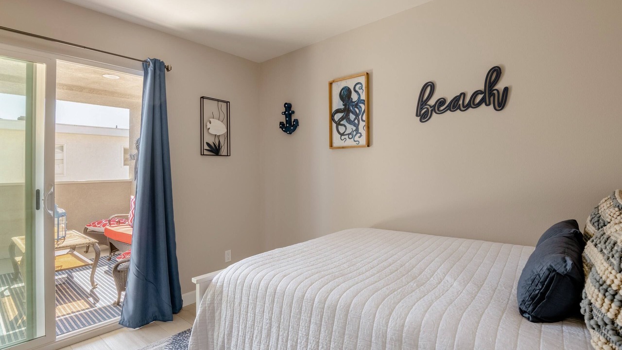 Photo of Bedroom in Balboa Peninsula