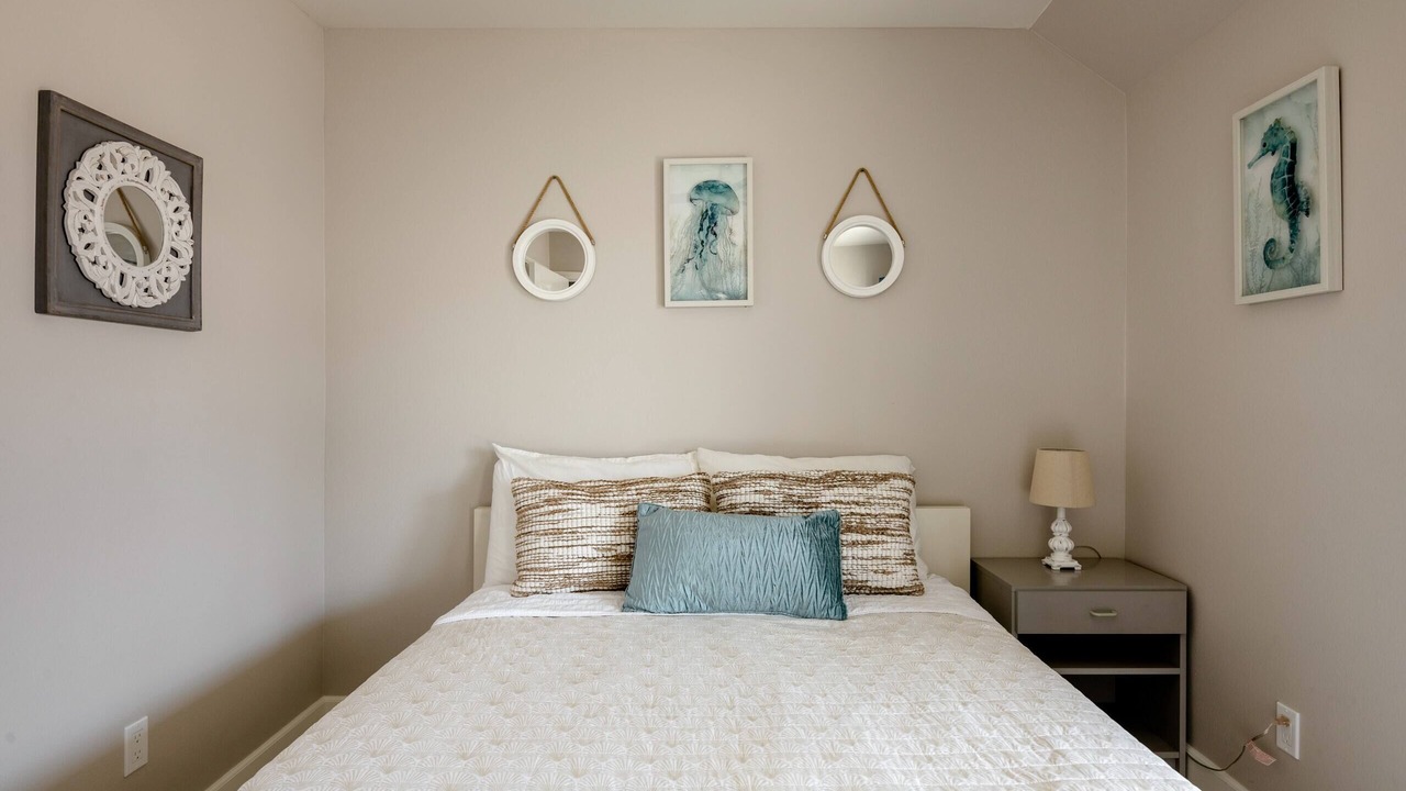 Photo of Bedroom in Balboa Peninsula