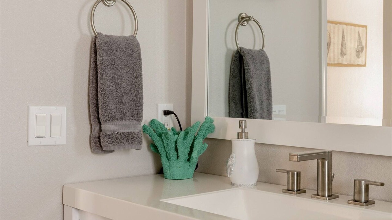 Photo of Bathroom in Balboa Peninsula