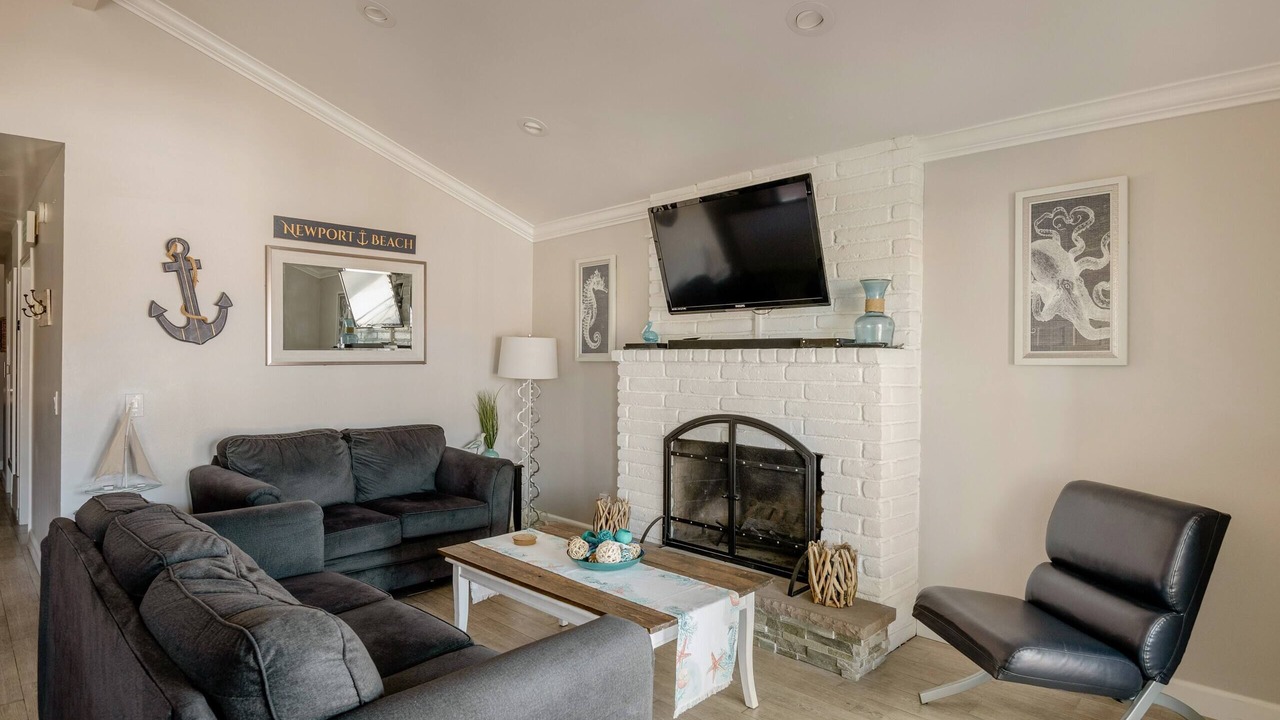 Photo of Livingroom in Balboa Peninsula