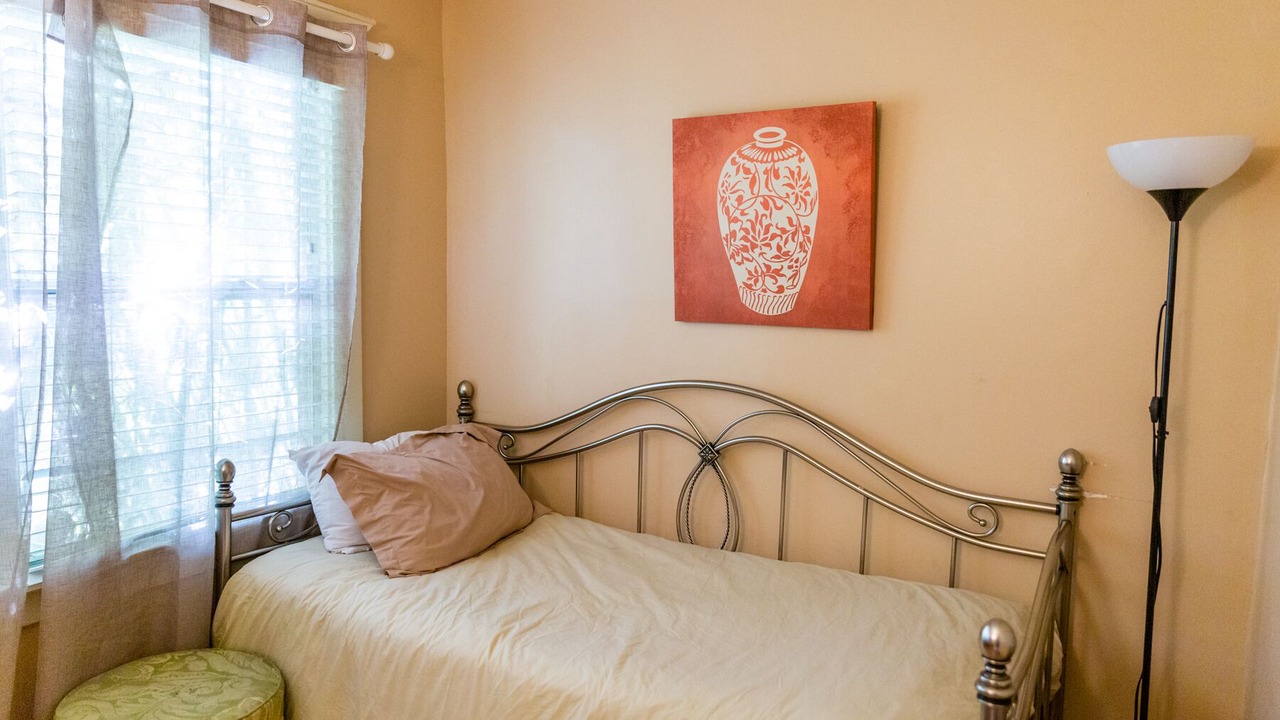 Photo of Bedroom in Hollywood