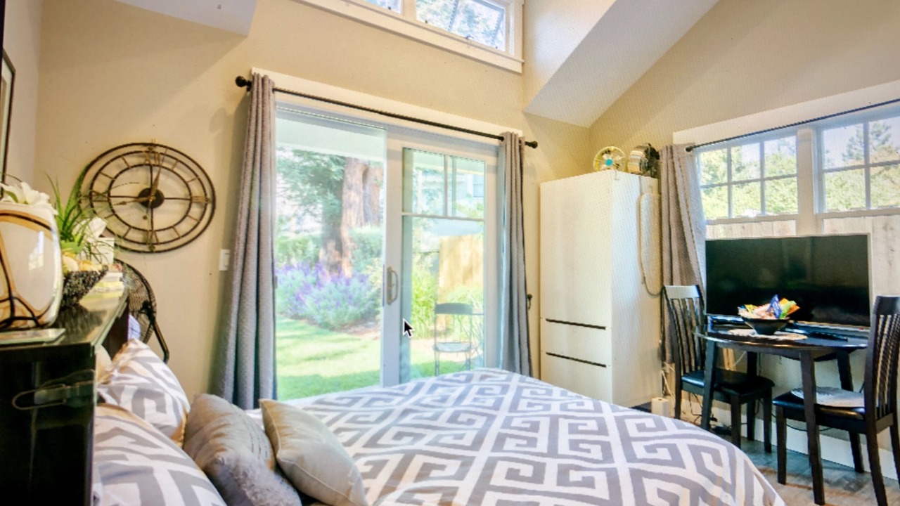 Photo of Bedroom in Edgewood Park