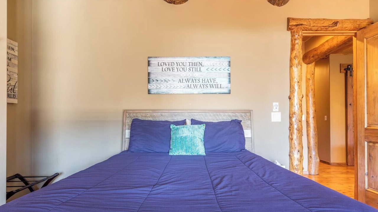 Photo of Bedroom in Upper Moonridge