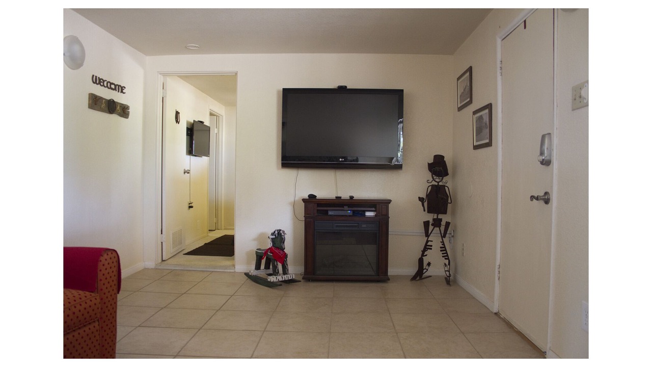 Photo of Livingroom in Rosamond