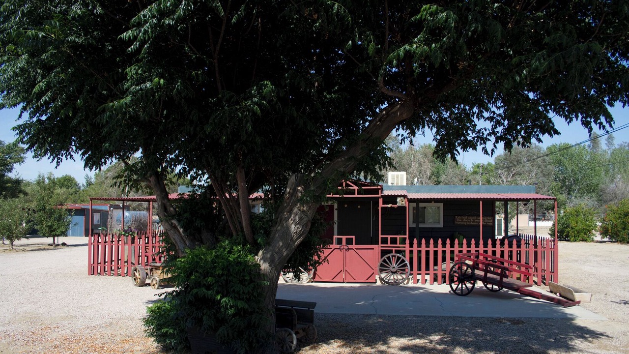 Photo of Others in Rosamond