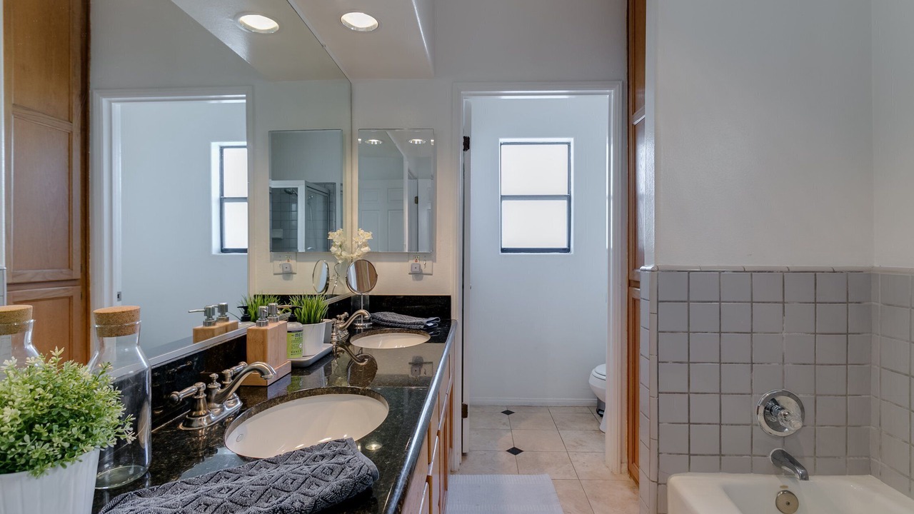 Photo of Bathroom in Marina Peninsula