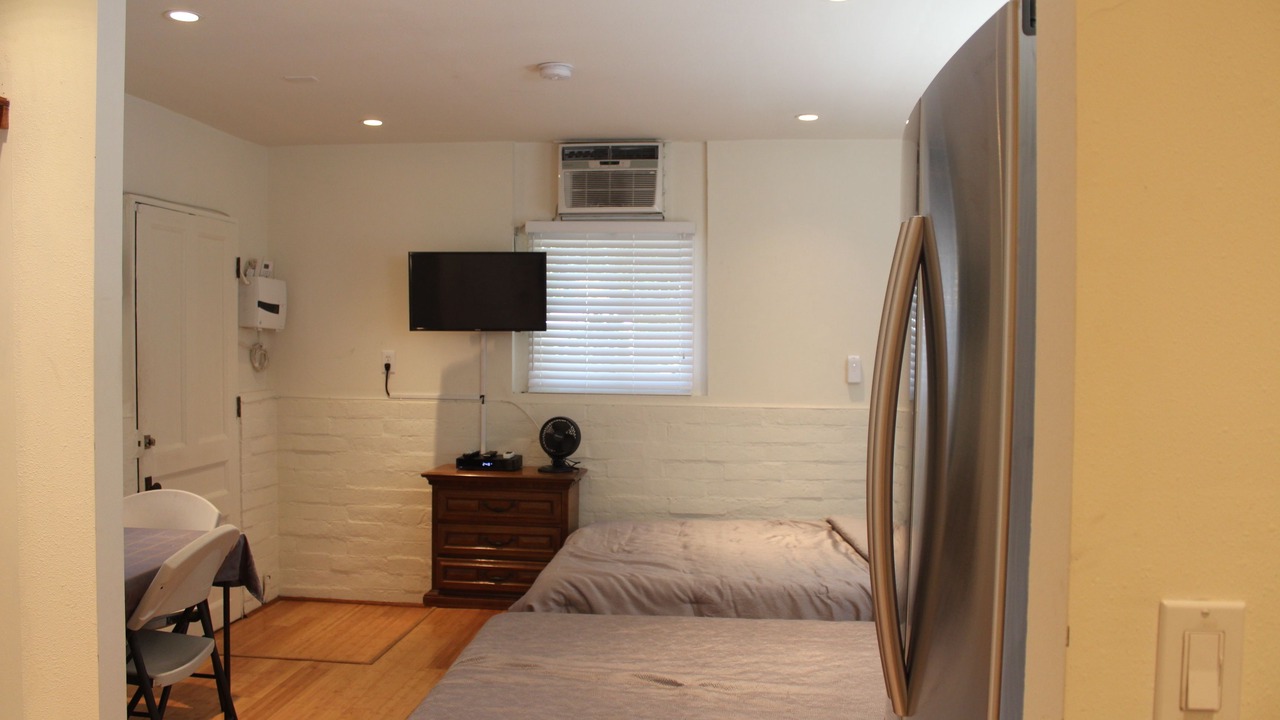 Photo of Bedroom in Sawtelle