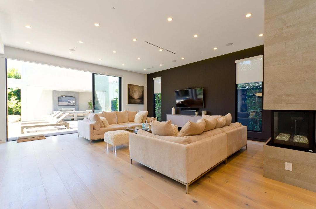 Photo of Livingroom in Greater Wilshire - Hancock Park