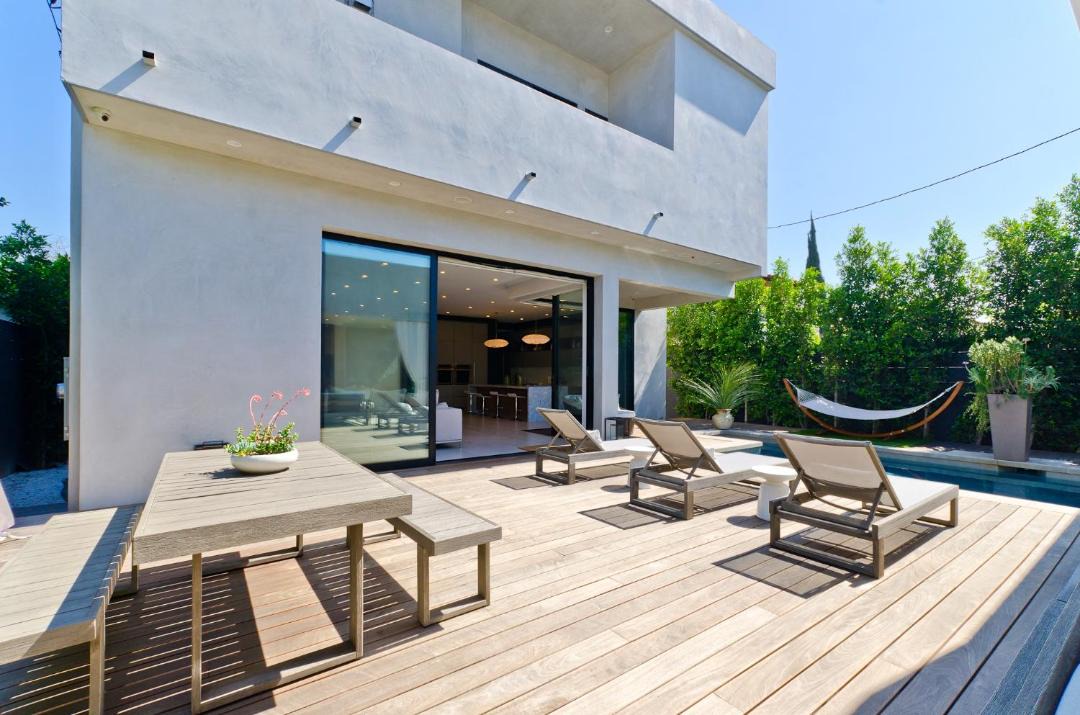Photo of Patio Balcony in Greater Wilshire - Hancock Park
