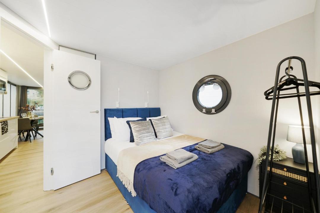 Photo of Others in Canary Wharf