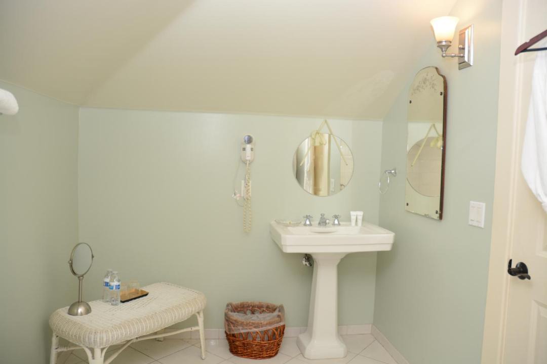 Photo of Bathroom in South Pasadena