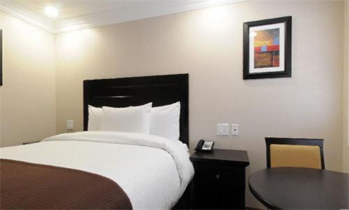 Photo of Bedroom in Downtown Riverside