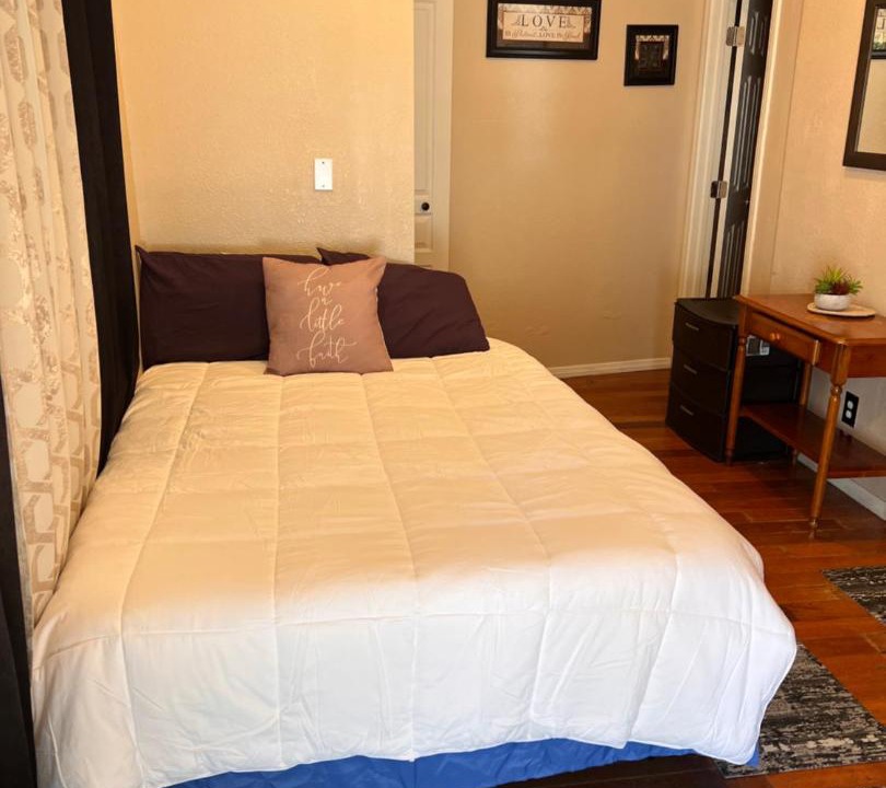 Photo of Bedroom in Downtown Riverside
