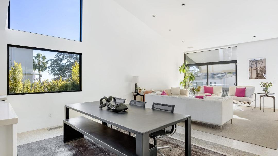 Photo of Others in Hollywood Hills West