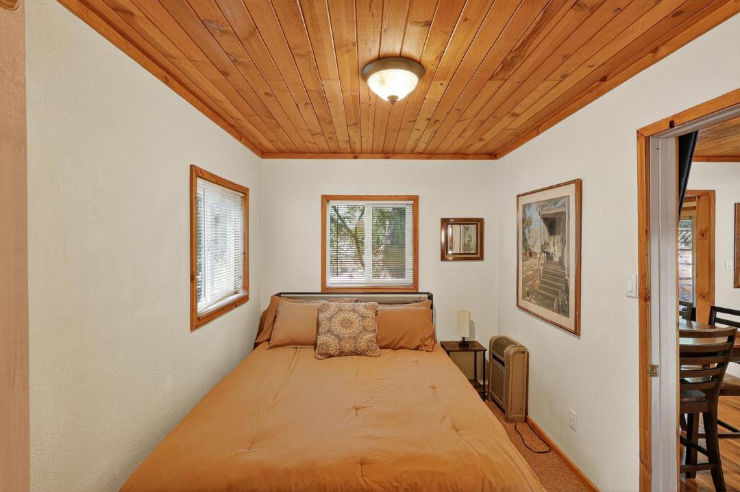 Photo of Bedroom in Cobb