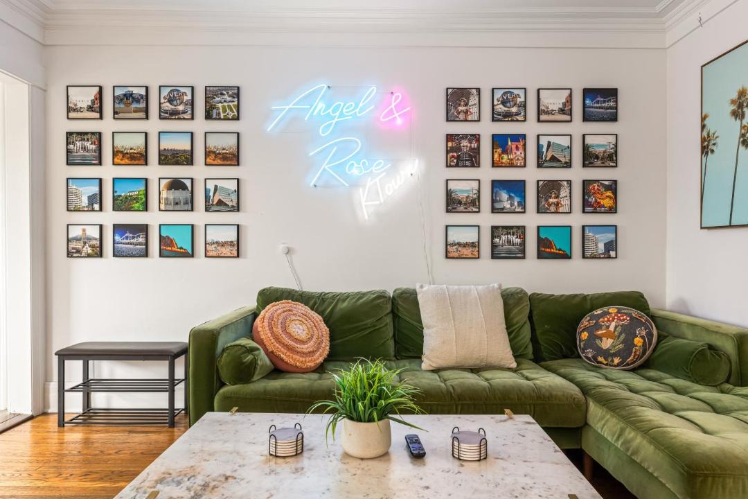 Photo of Livingroom in Wilshire