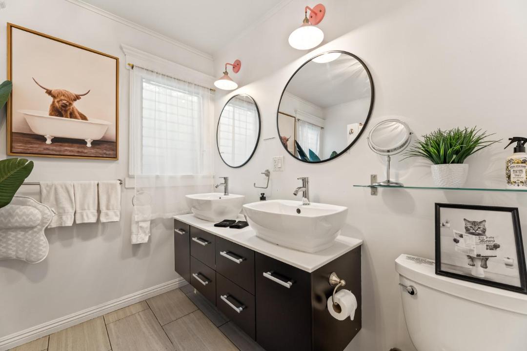 Photo of Bathroom in Wilshire
