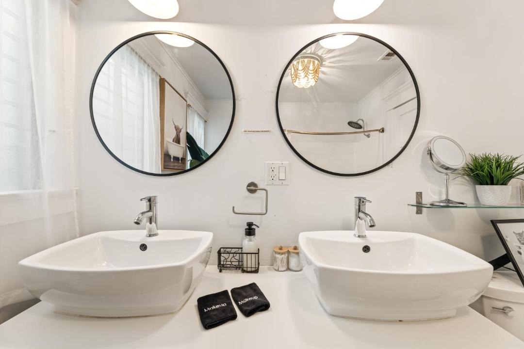 Photo of Bathroom in Wilshire