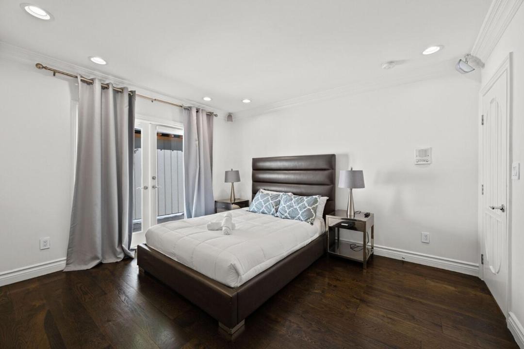 Photo of Bedroom in Encino
