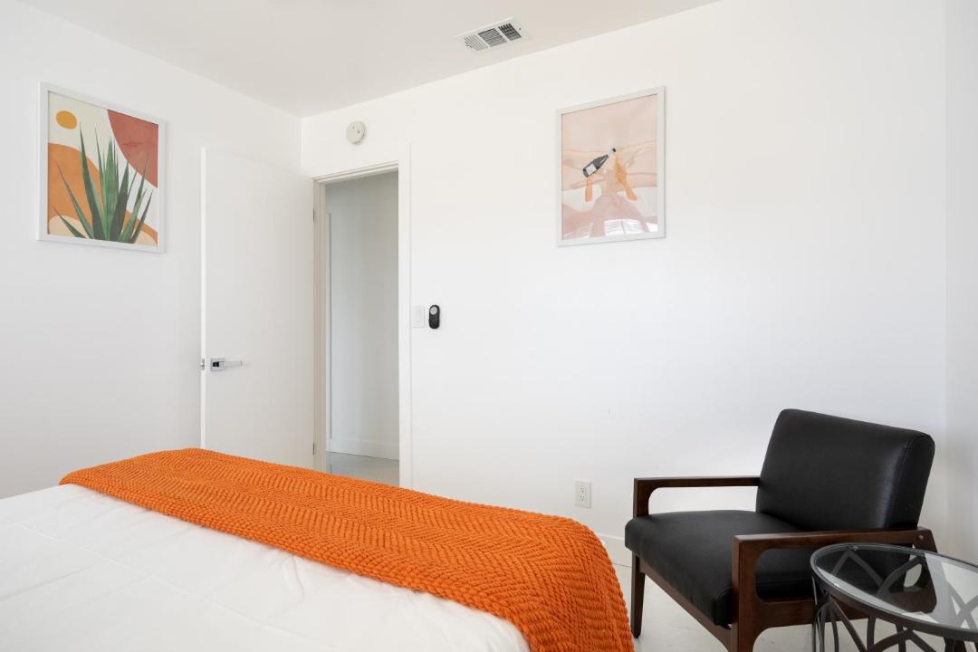Photo of Bedroom in Racquet Club West