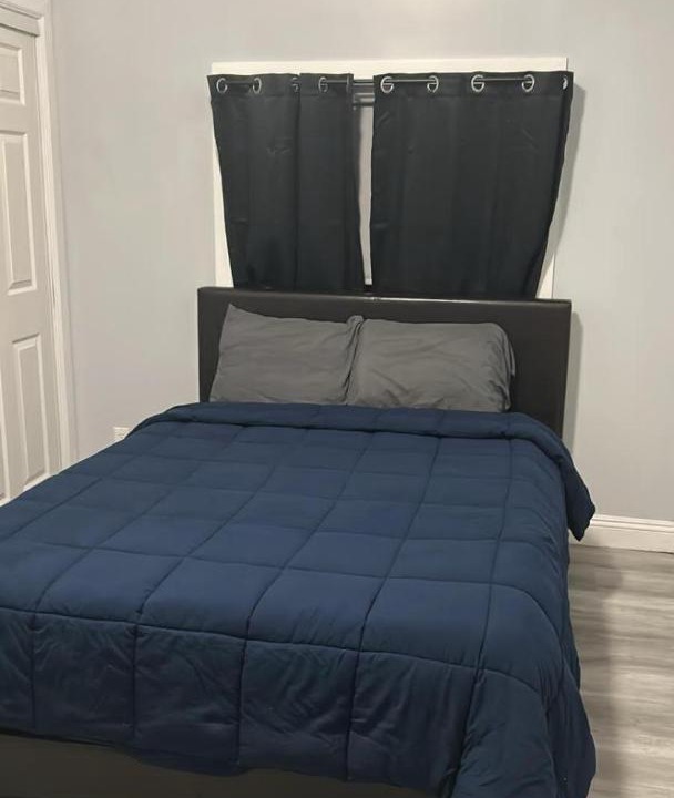 Photo of Bedroom in Pico - Robertson