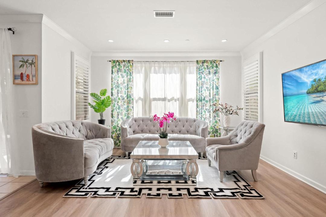 Photo of Livingroom in Tustin