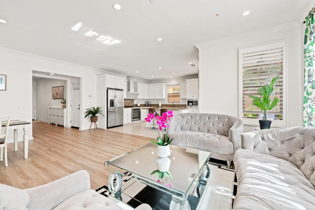 Photo of Livingroom in Tustin