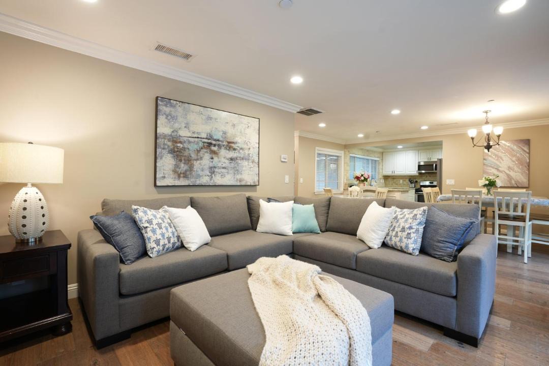 Photo of Livingroom in Anaheim Resort